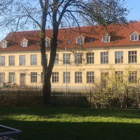 Schloss Benrath Daire *